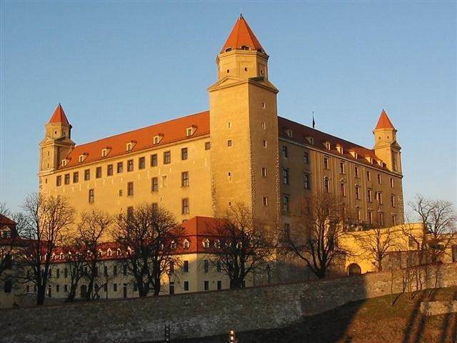 Travel-destination-in-Slovakia-Bratislava-Castle
