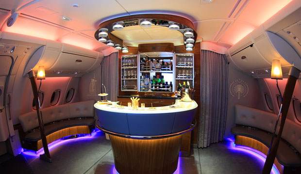 Airbus-A380-restaurant-bar