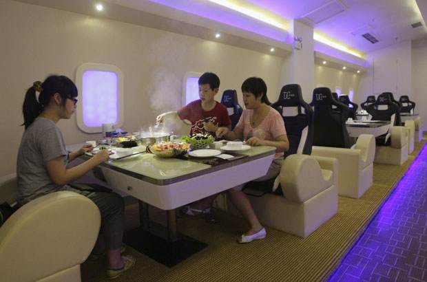 Airbus-A380-restaurant-enjoy-the-flight